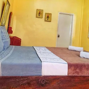 https://alona-bay-guest-house.hotelspanglao.com