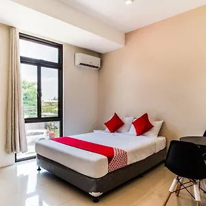 Hotel Oyo 403 Maplewave, Davao
